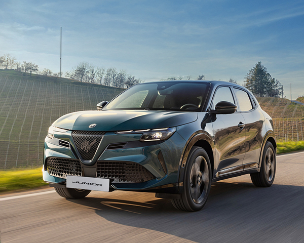 Yeni Alfa Romeo Junior Otokoç Güvencesiyle Yeni Alfa Romeo Junior Otokoç Güvencesiyle